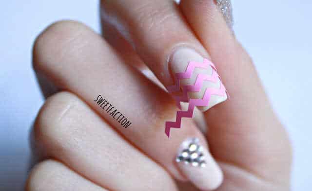 Idea de manicura para bodas y celebraciones por @Sweetfactionails