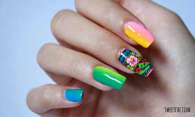 Manicura tropical por @Sweetfactionails