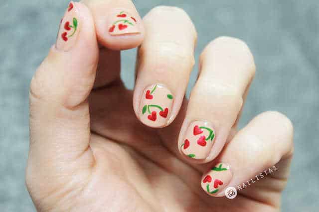 Nail art para uñas cortas | Corazones del día de los enamorados