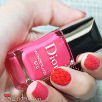 Nail art de verano en tonos rosas muy sencillo