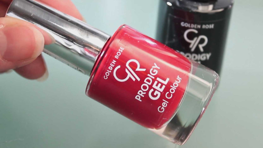 10 ASTUCES POUR FAIRE DURER PLUS LONGTEMPS LE VERNIS À ONGLES