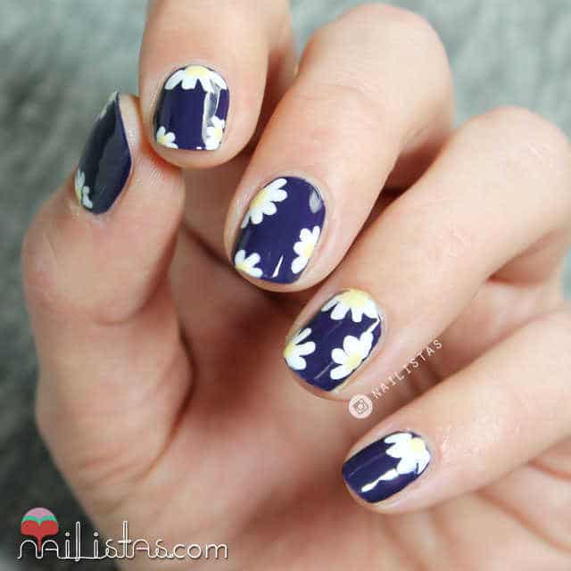 Uñas decoradas con margaritas paso a paso