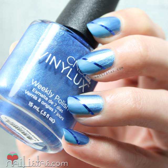 Decoración fácil de uñas en azul